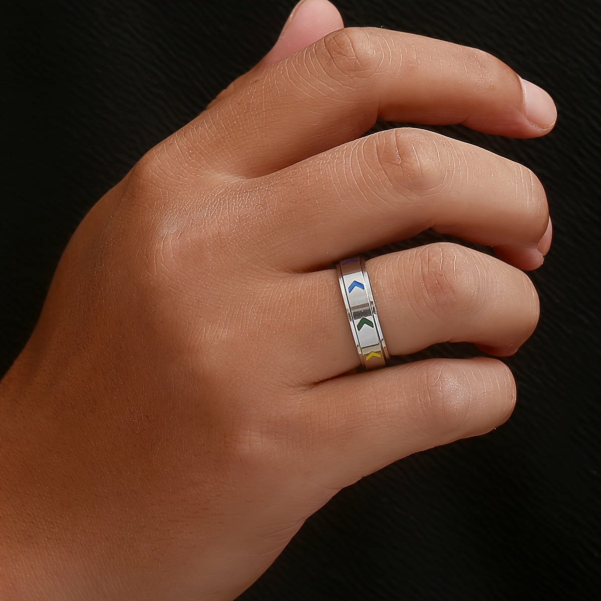 Single 304 Stainless Steel Rotating Relax Ring with Rainbow-Colored Arrows - Ergonomic Grip, Durable Minimalist Design for Casual Attire & Anxiety Relief